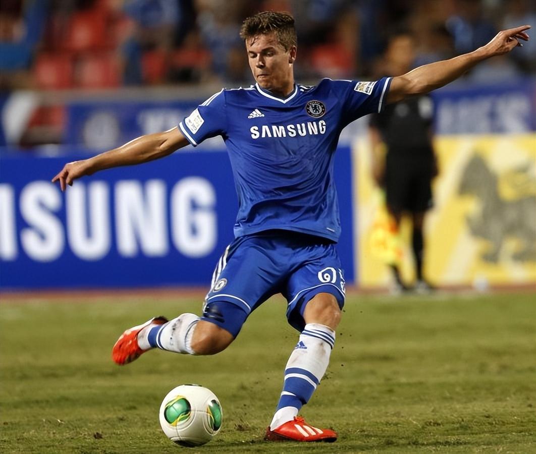 包含转折点!巴塞罗那完成体检,荷甲关键时刻攻防权衡,压力陡增,赛季目标并未改变的词条 包含转折点!巴塞罗那完成体检,荷甲关键时刻攻防权衡,压力陡增,赛季目标并未改变的词条