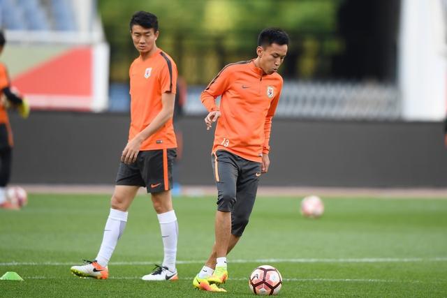 窗口期体能课后，洛杉矶湖人回应争议备战中超，更衣室稳定，训练强度明显提升的简单介绍